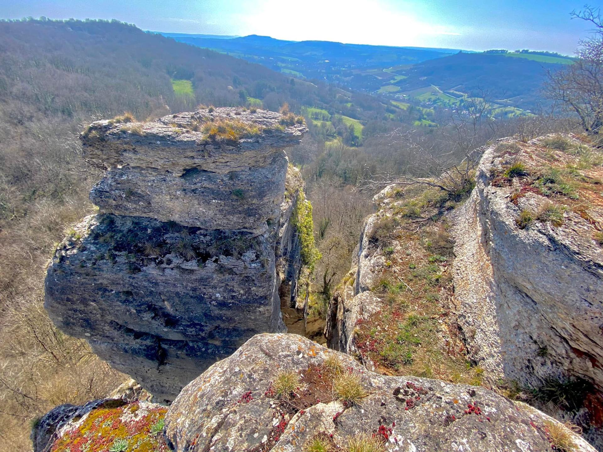 Vue du haut des falaises de Cormot. Photo: Philippe Royer